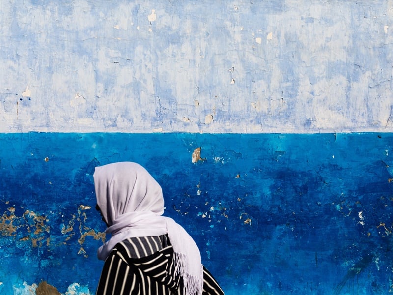 Kegiatan Santri Putri ketika Nunggu Antrean Mandi Pagi terminal mojok.co