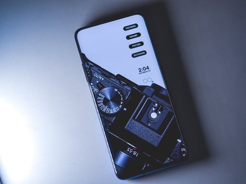 Percayalah, Beli Hape Flagship Itu Cuma Buang-buang Uang terminal mojok.co