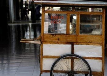 5 Usaha yang Sebaiknya Tidak Menggunakan Gerobak Partai Perindo Terminal Mojok