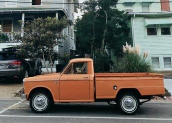 Mobil Pick Up Isuzu Panther, Mobil Paling Pengertian di Dunia (Unsplash)