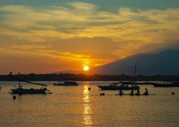Culture Shock Naik Kapal Batu Layar dari Lombok ke Surabaya: Penumpang Cekcok dengan Brimob dan Keributan Lainnya