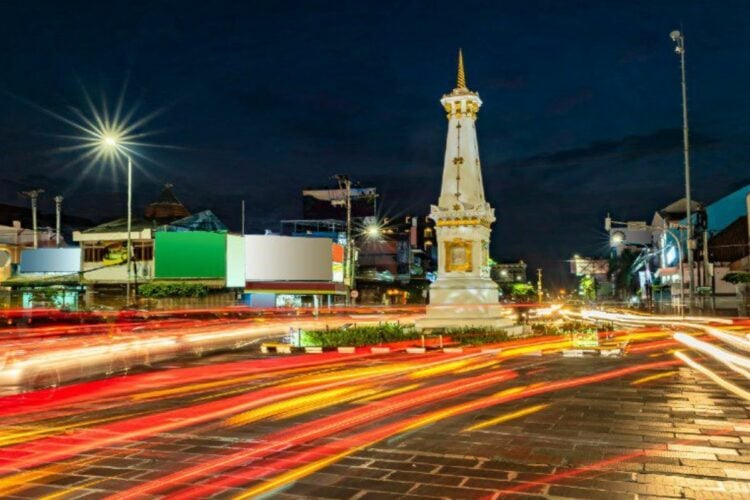 Upah Minimum Jogja Memang Naik, tapi Bukan Berarti Buruh Nggak Boleh Protes, Ini Bukan Perkara Upah Semata, Bolo! UMP Jogja, gaji Jogja, frugal living ump jogja yogyakarta, bandung
