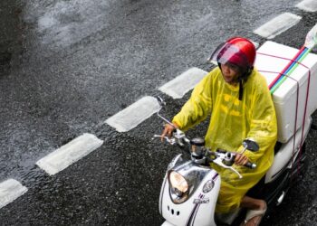 Era Bakar Duit Berakhir, Gojek dan Grab Minggir Dulu. Kini Saatnya Maxim Bersinar Mojok.co