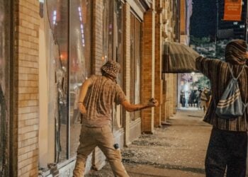 Sisi Gelap Eropa Menghapus Perasaan Inferior terhadap Bule, Ternyata Mereka Nggak Sesempurna Itu Mojok.co