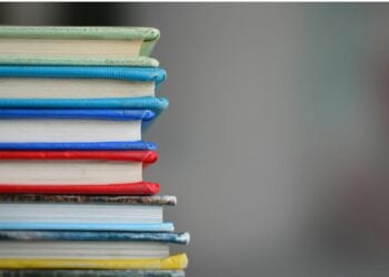 Harus Ada Aturan Wajib Baca Buku untuk Guru. Segera! Kalau Nggak, Pendidikan Kita Jalan di Tempat