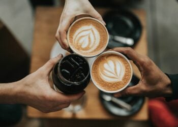 The Coach Coffee Shop: Harga Elite, Tempat Duduk Sulit, Rasanya B Aja