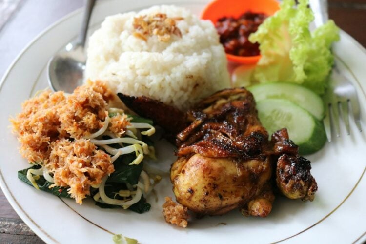 6 Rekomendasi Warung Makan Enak di Bawah 10 Ribu di Sekitar Kampus IAIN Kediri Khusus untuk Maba